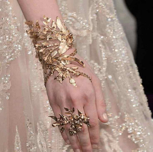 Golden Style Trend: Lighting Up Daily Outfits - Inniverse