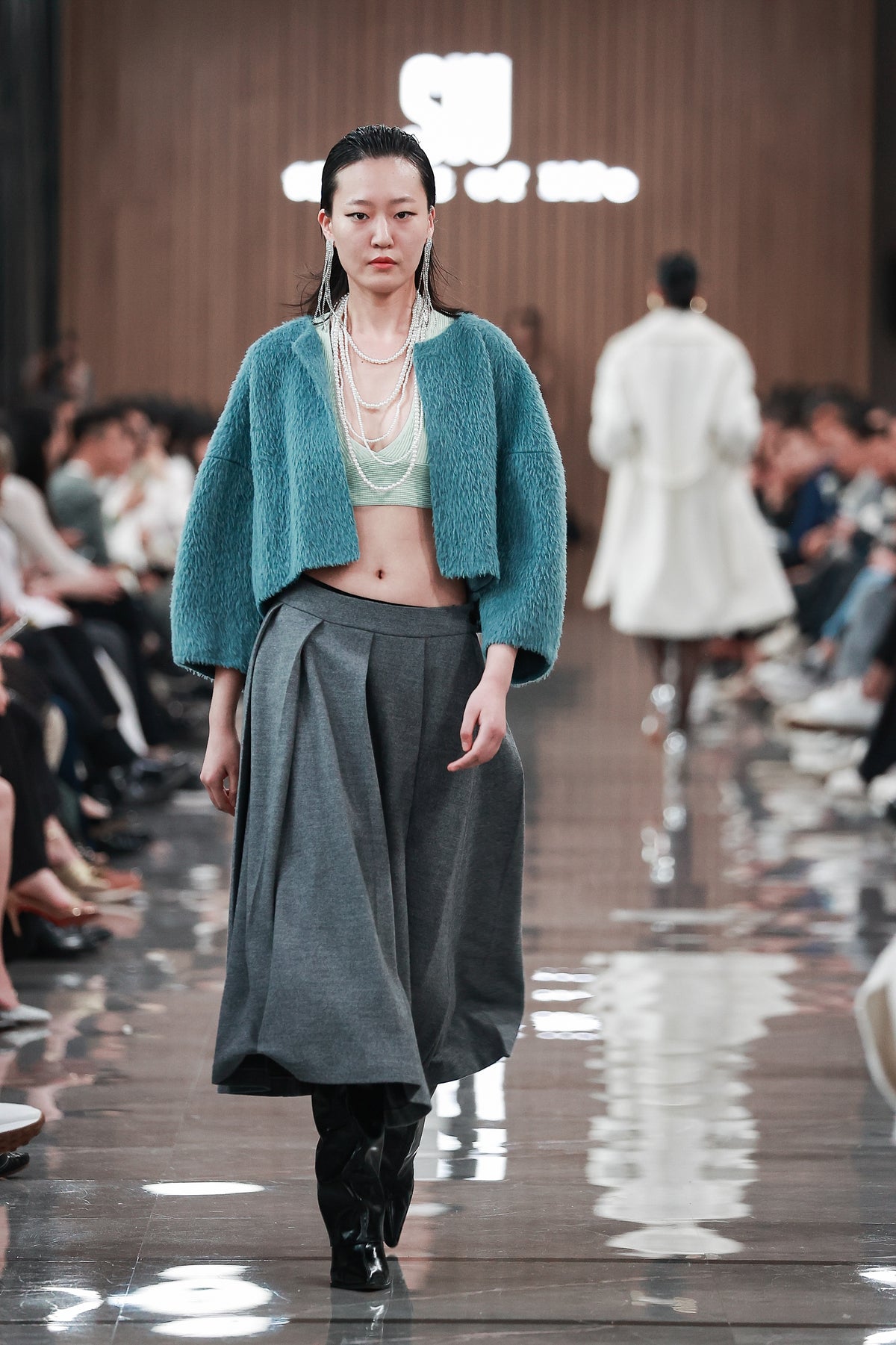 إنو بلس+ - Look 28