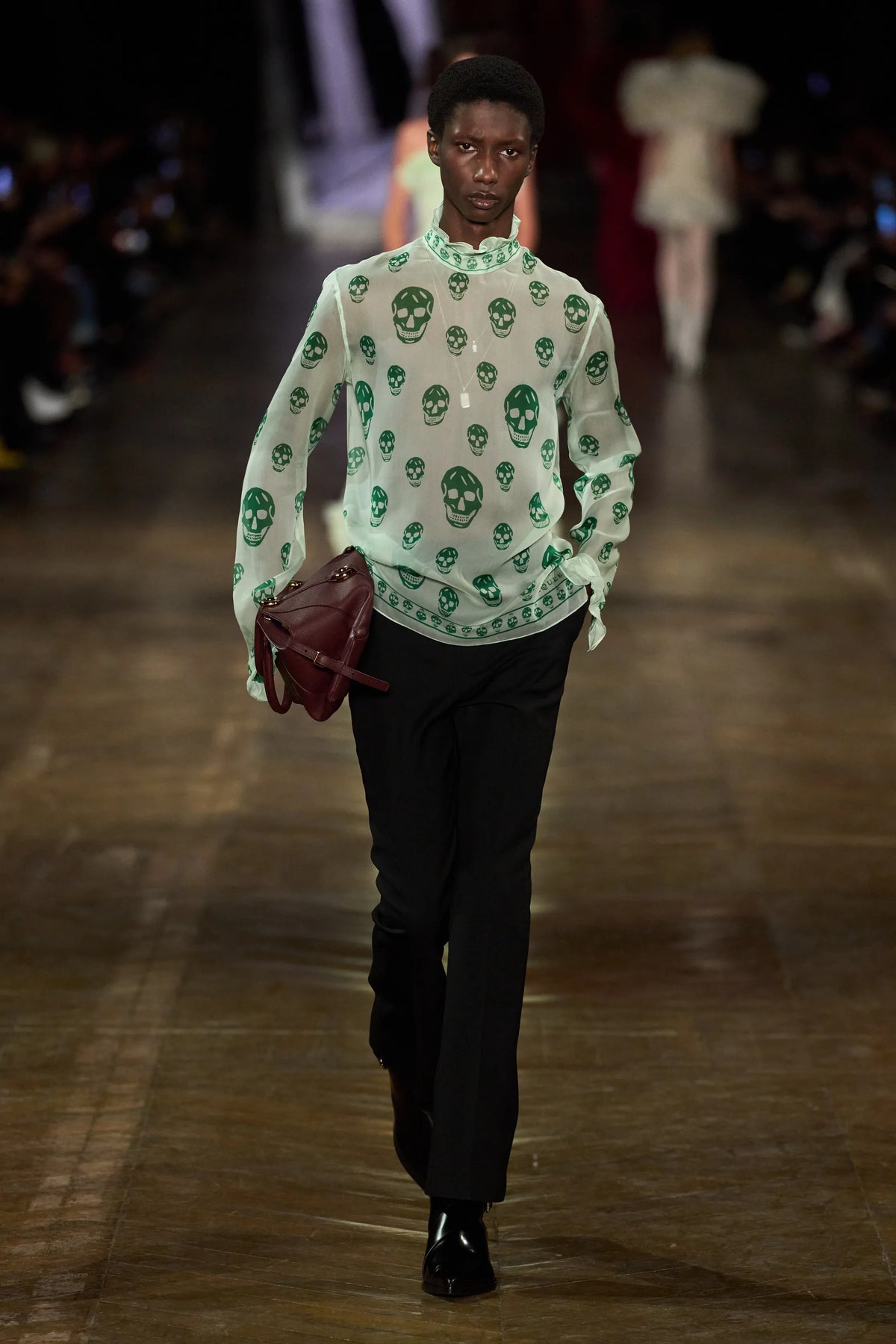 ألكسندر ماكوين - Look 18