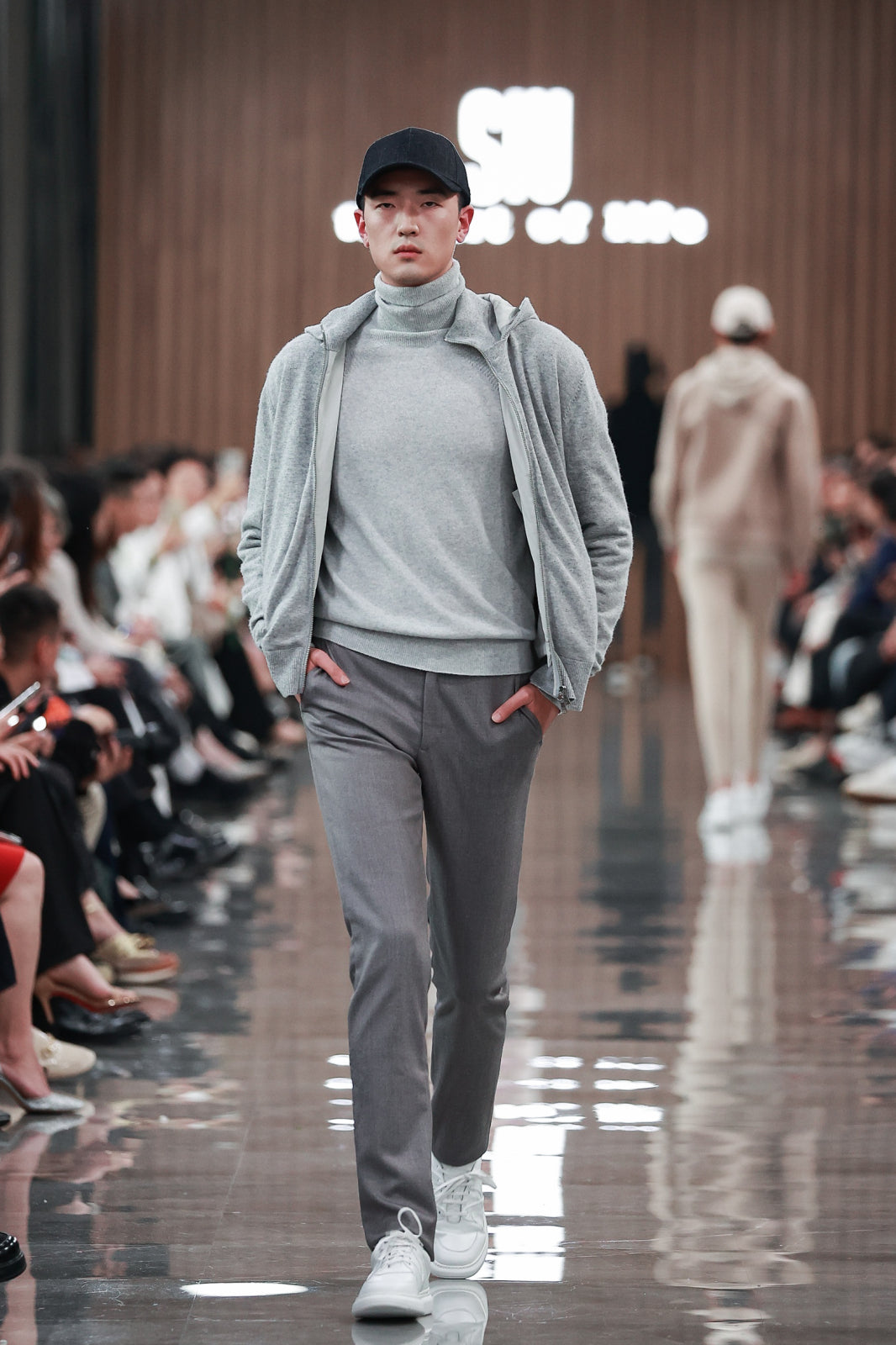 إنو بلس+ - Look 10