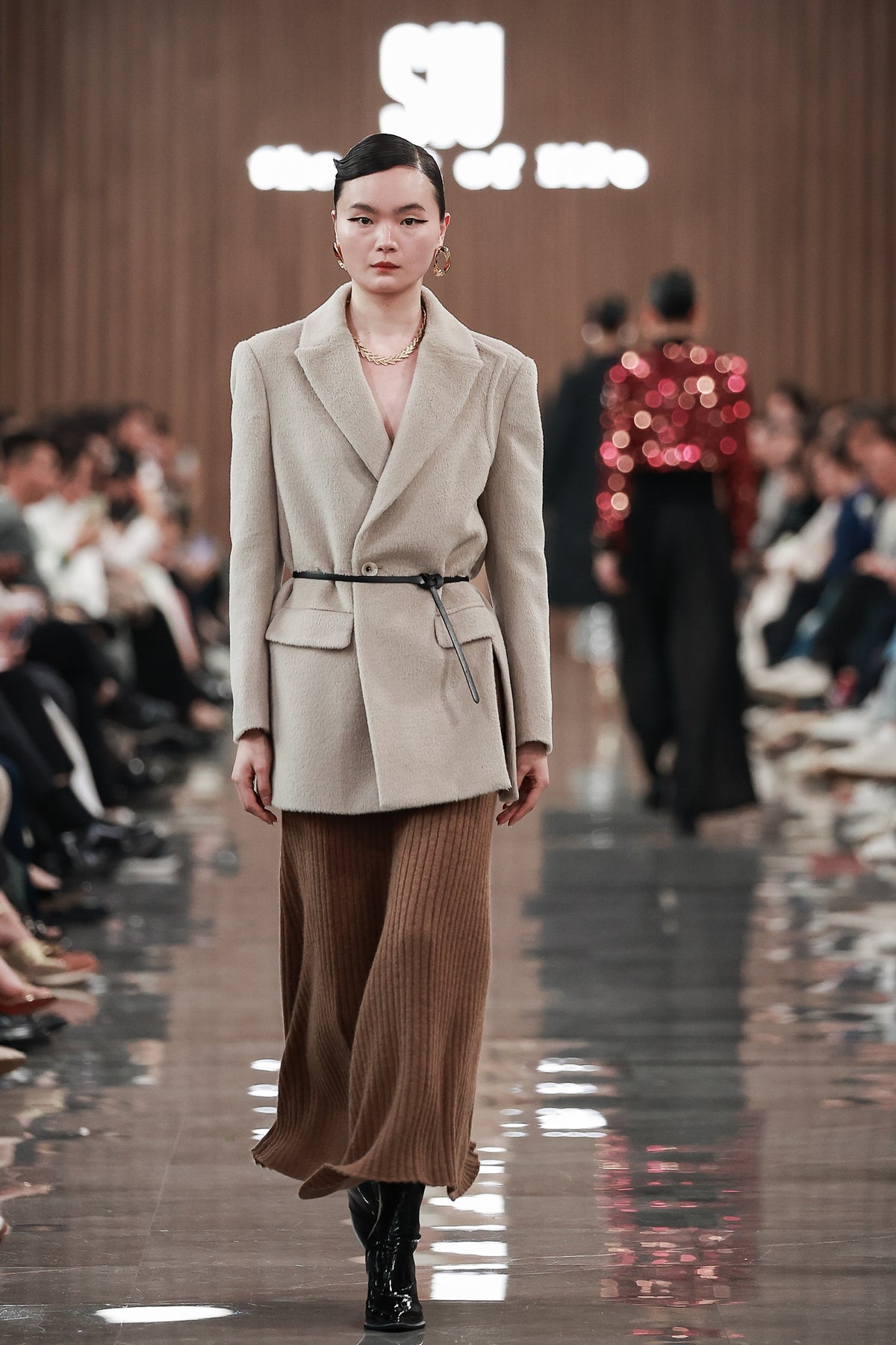 إنو بلس+ - Look 37