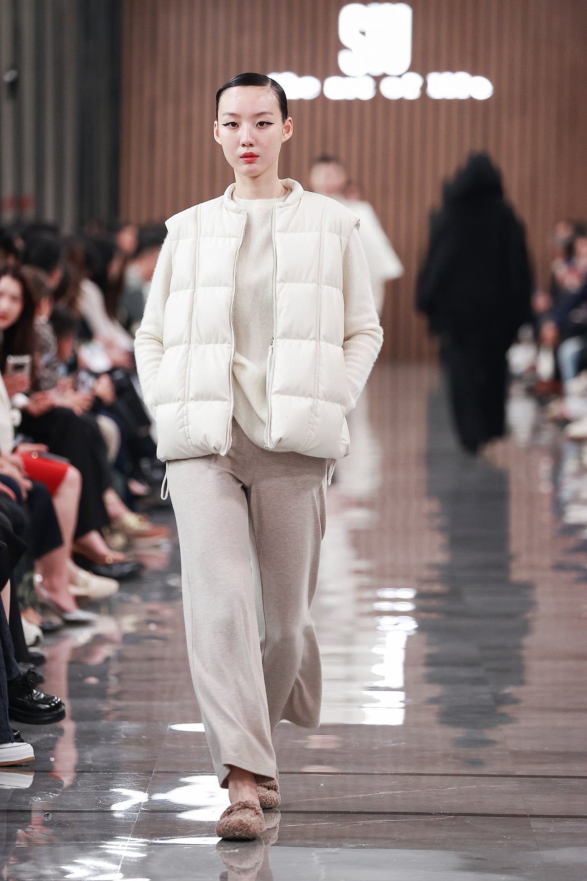 إنو بلس+ - Look 2