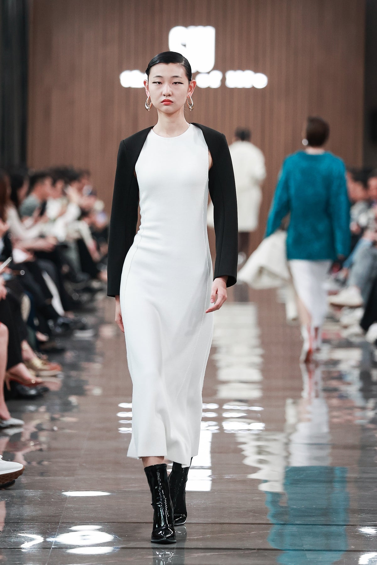 إنو بلس+ - Look 29