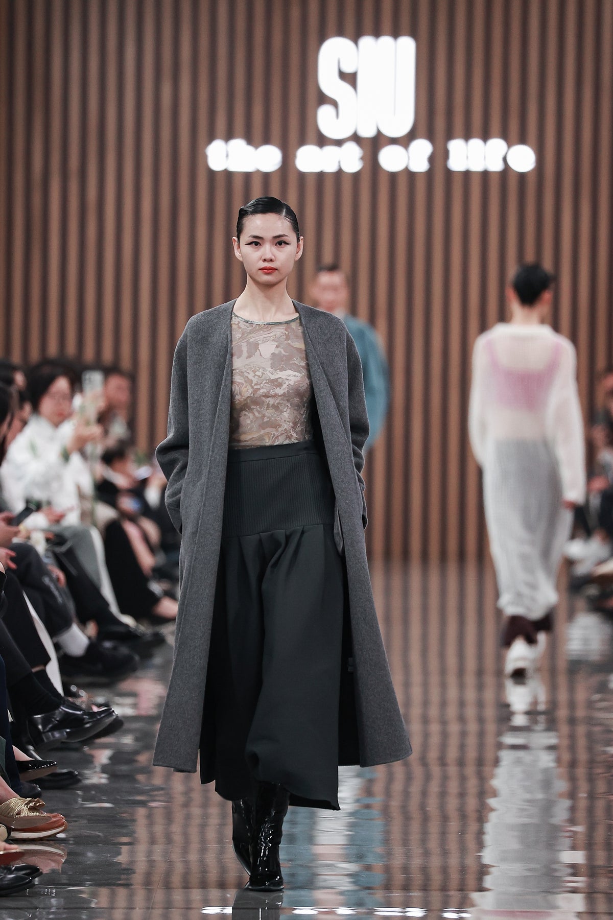 إنو بلس+ - Look 13