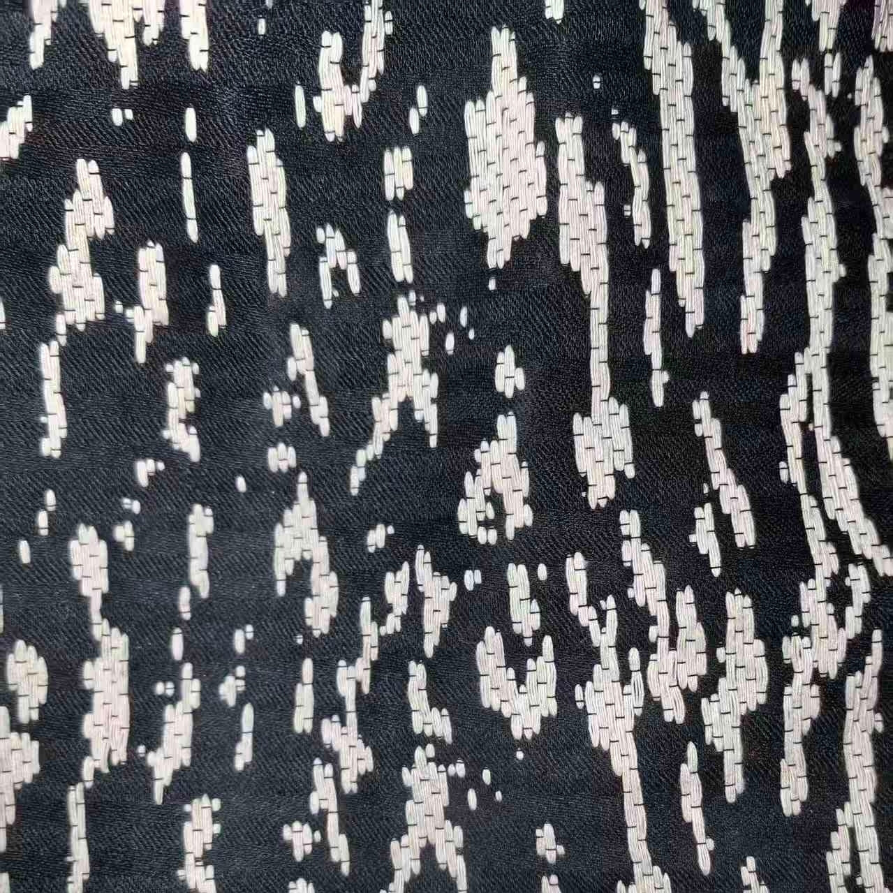 58%Polyester 42%Cotton