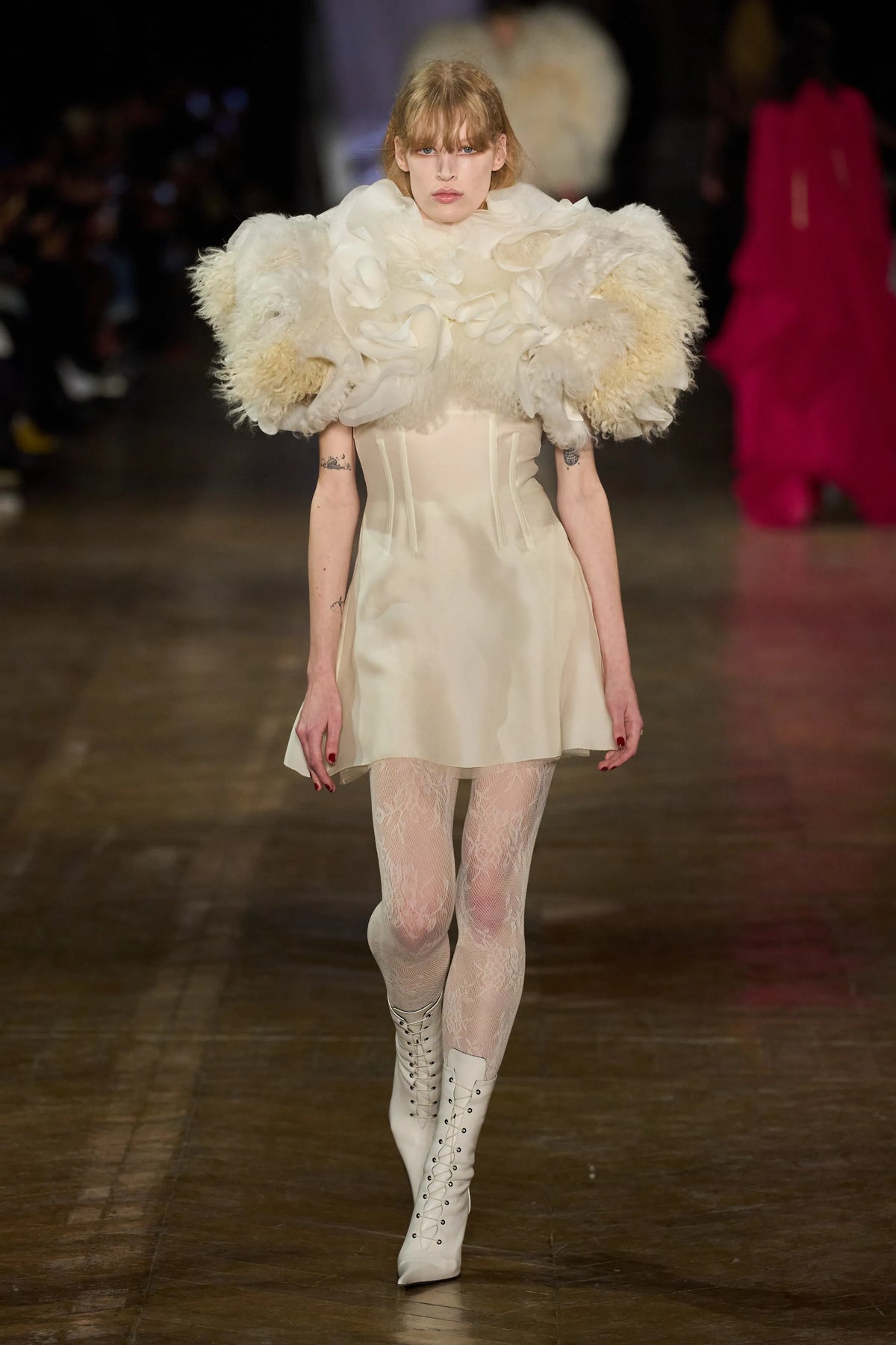 ألكسندر ماكوين - Look 16