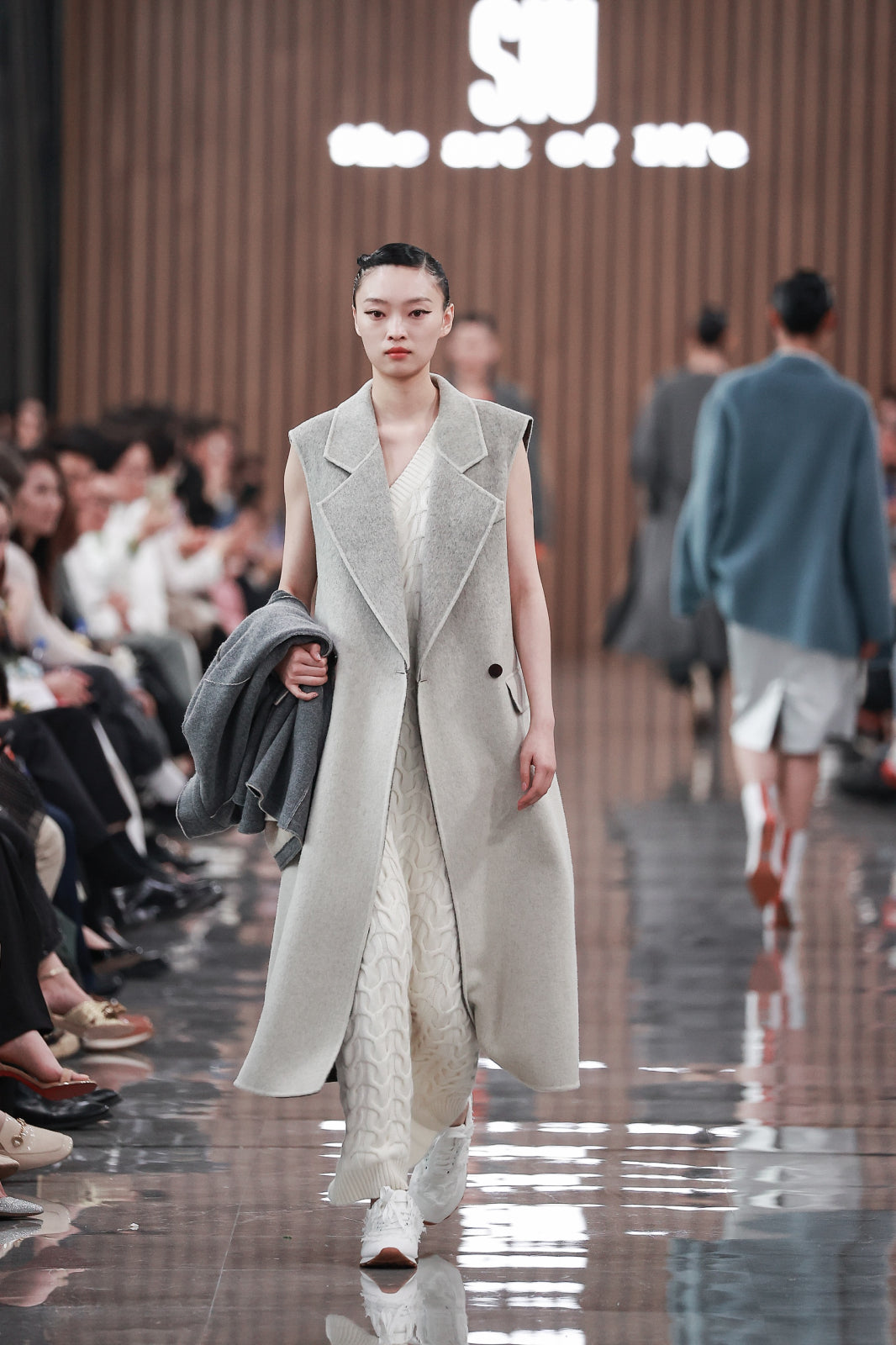 إنو بلس+ - Look 16