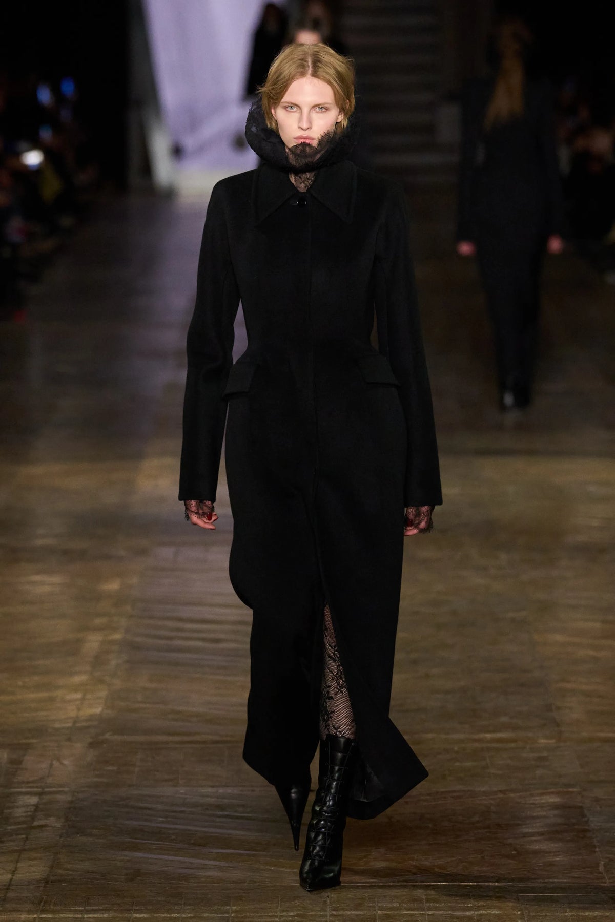 ألكسندر ماكوين - Look 3