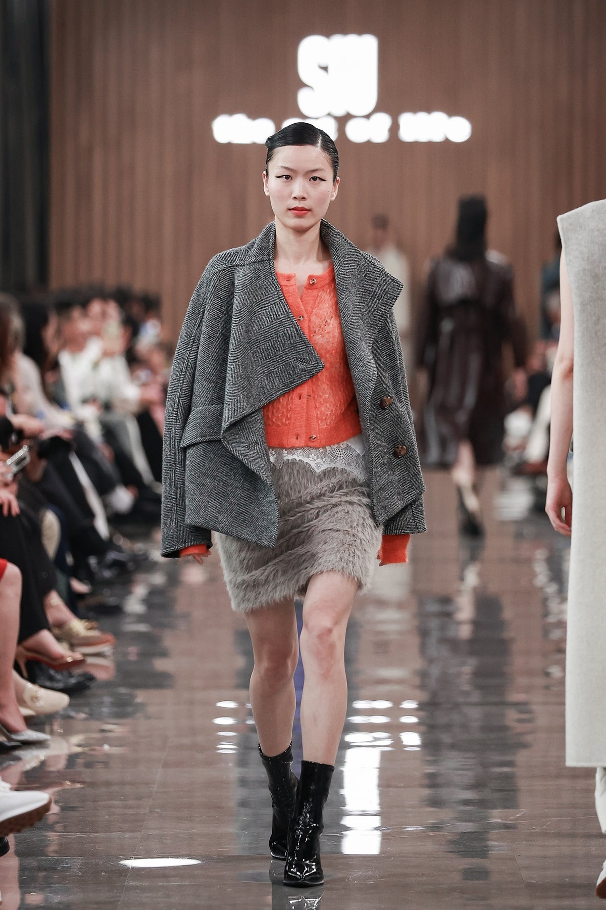 إنو بلس+ - Look 17