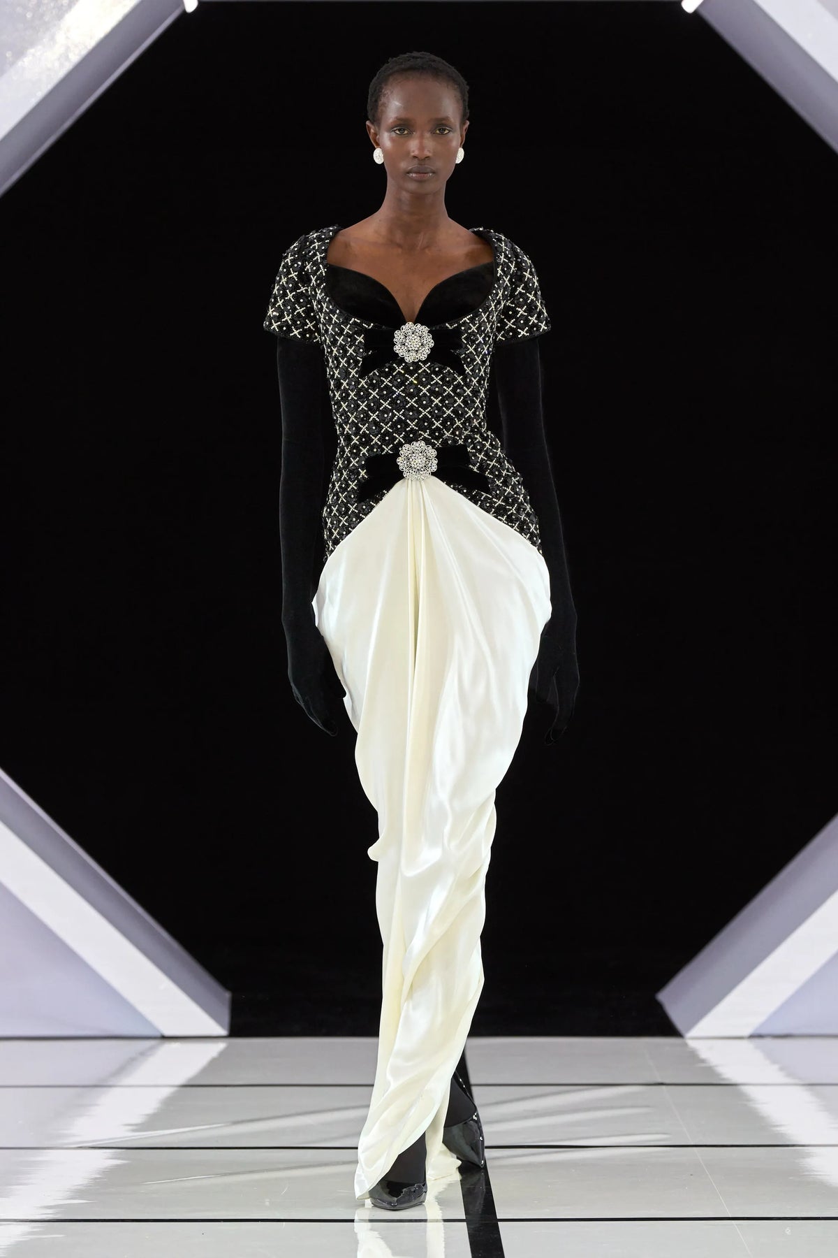 Richard Quinn - Look 9