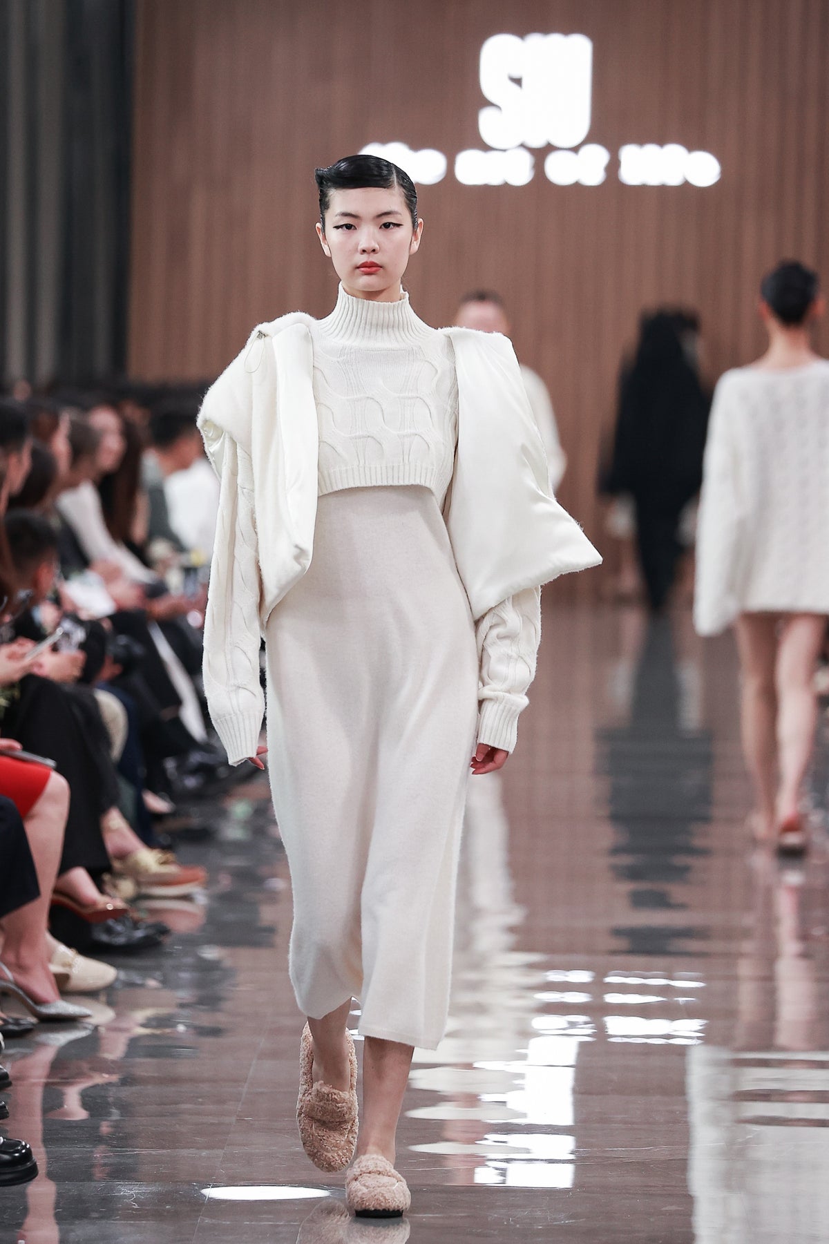 إنو بلس+ - Look 3
