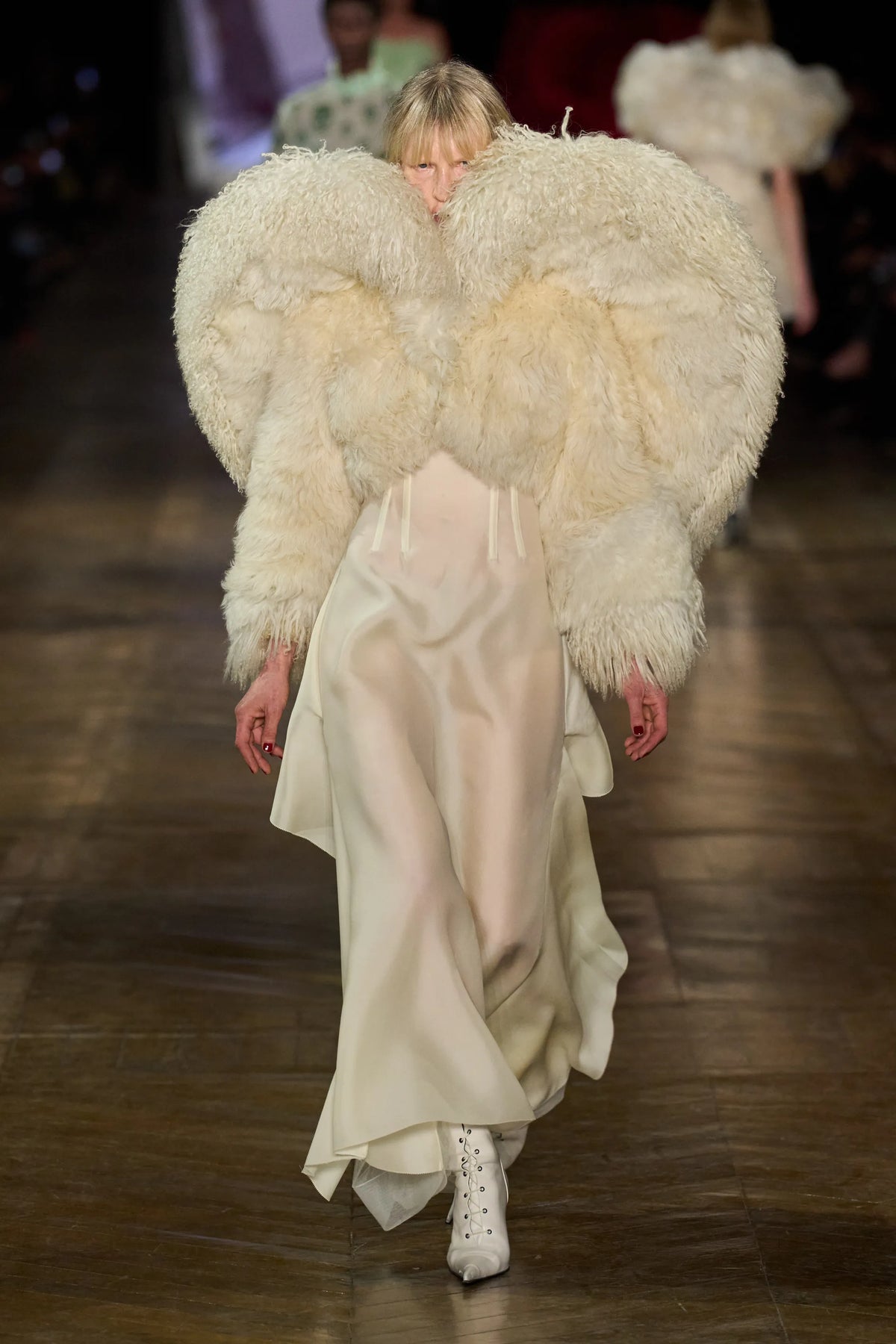 ألكسندر ماكوين - Look 17