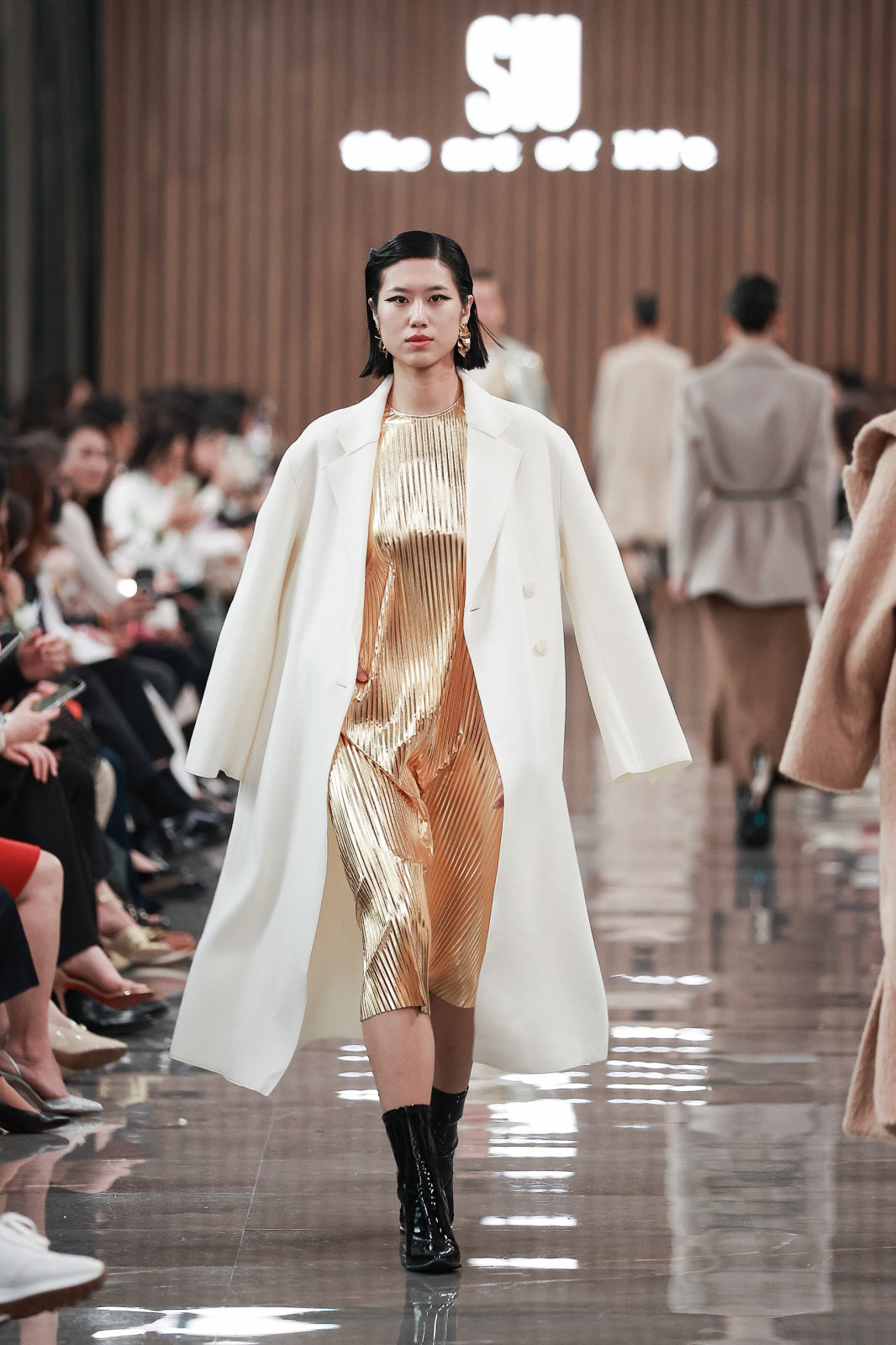 إنو بلس+ - Look 39