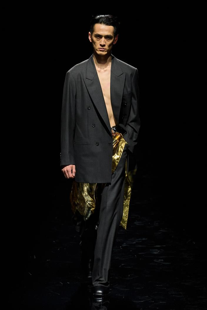 نشيد أ - Look 1