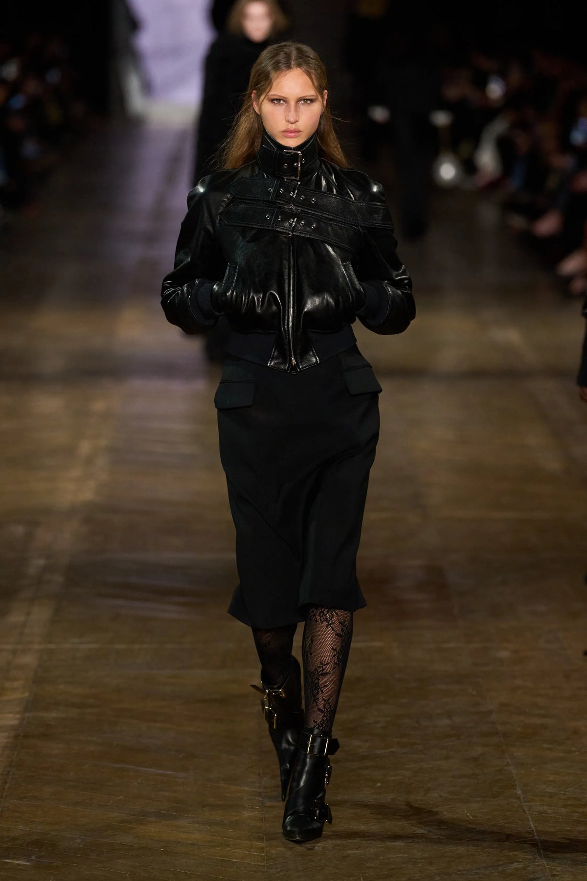 ألكسندر ماكوين - Look 8